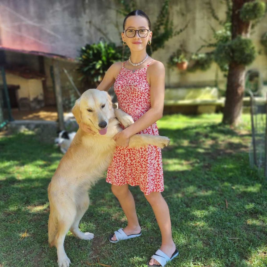 Foto de golden con su humana